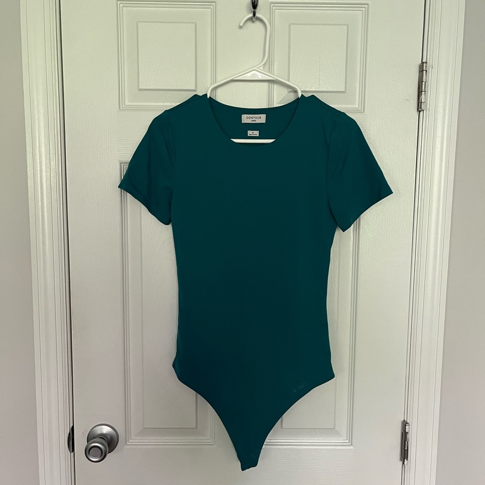 Aritzia Babaton teal T shirt bodysuit contour size medium good condition